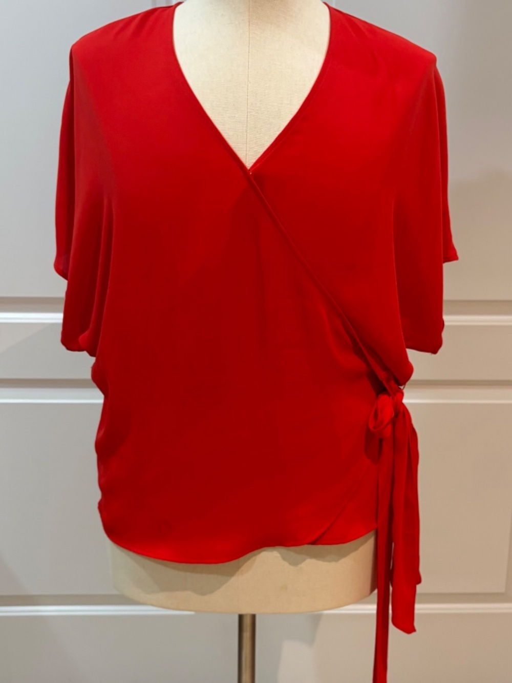 Red Wrap Blouse Women’s Medium Short Sleeve Tie Waist Top